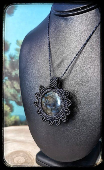 Pendentif micro-macramé "LABRADORITE"