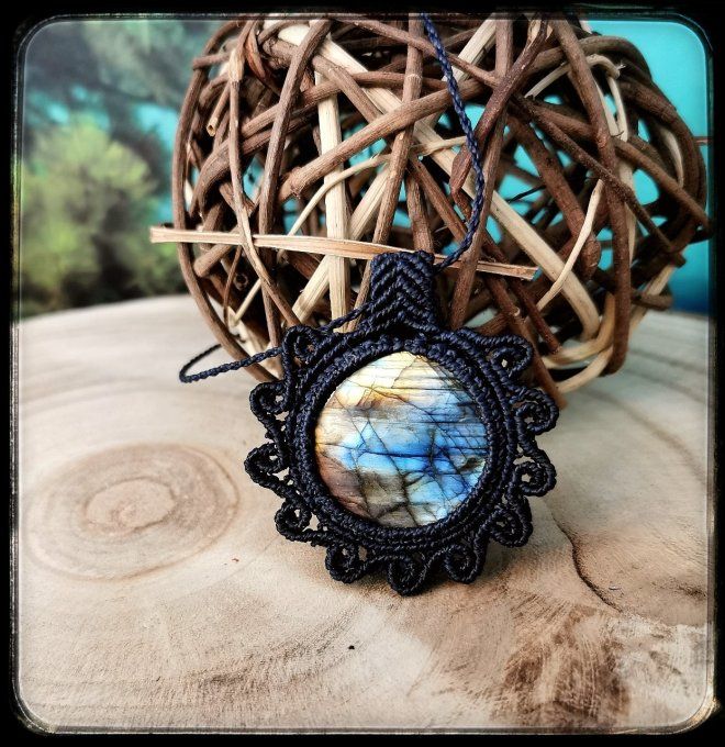 Pendentif micro-macramé "LABRADORITE"