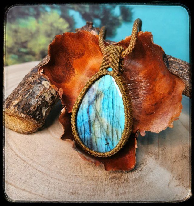 Pendentif micro-macramé "LABRADORITE"