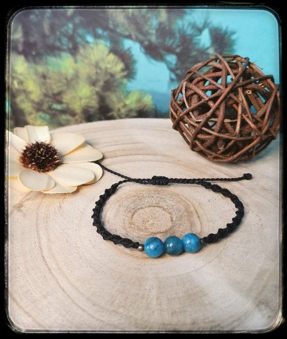 Bracelet en micro-macramé "APATITE BLEUE"